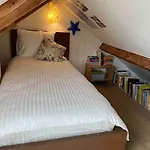 Steps To The Harbour, Steps To The Beach!